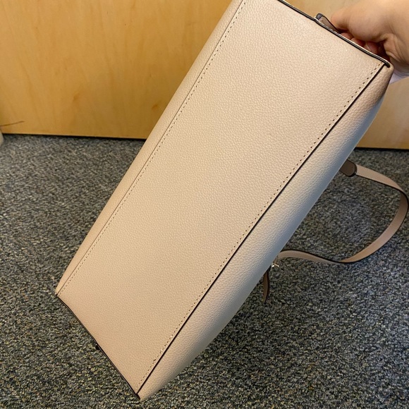 Coach Mollie Tote - Gold/Taupe Oxblood: SOLD OUT ONLINE - Picture 4 of 10